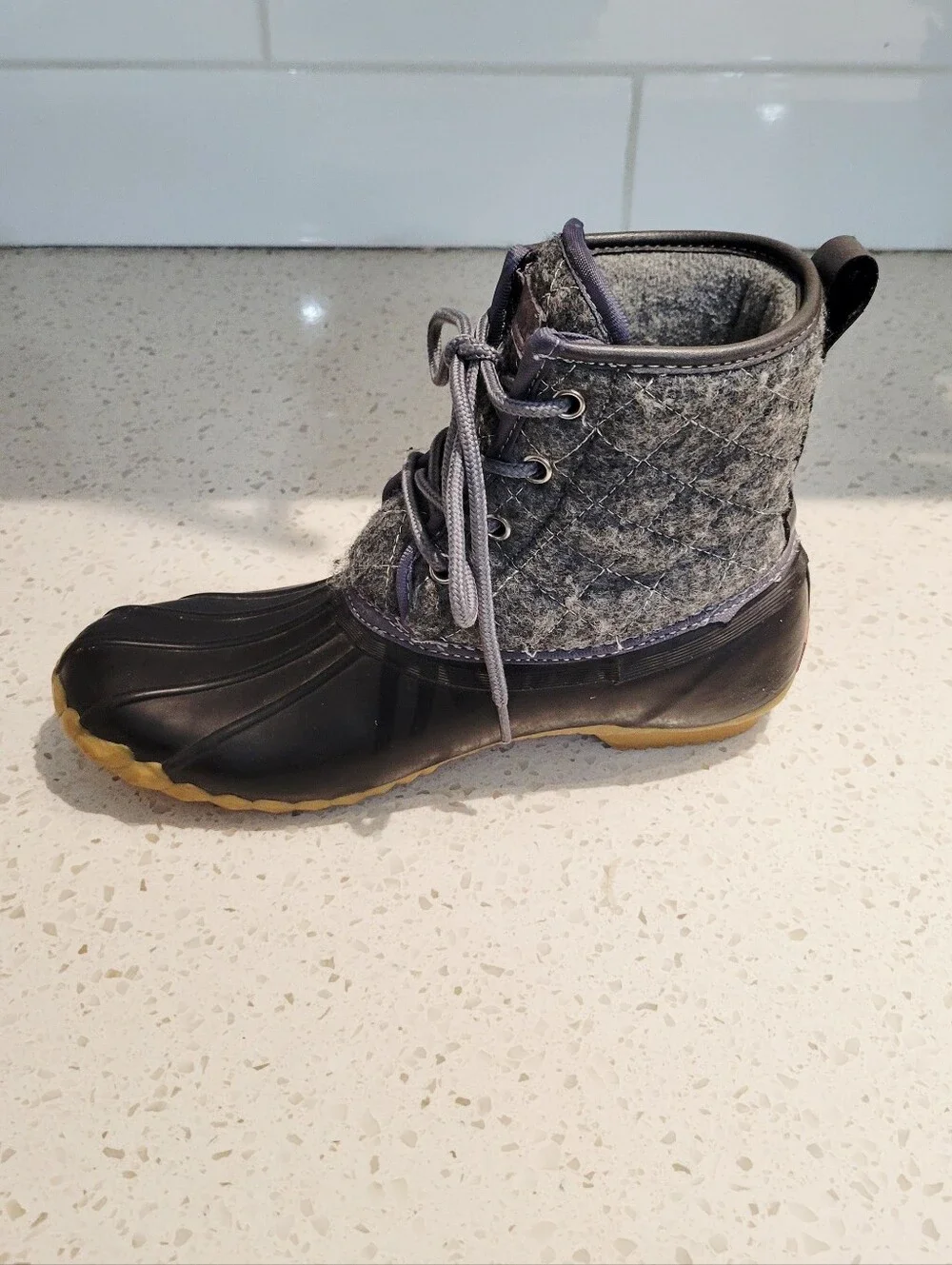 Chooka Women's Gray Quilted Duck Boots with Tan Soles | Size 7